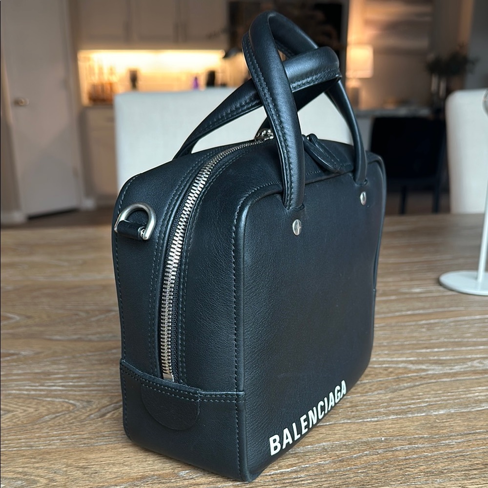 Balenciaga Shiny Day Calfskin XS Triangle Square Bag - Picture 4 of 15